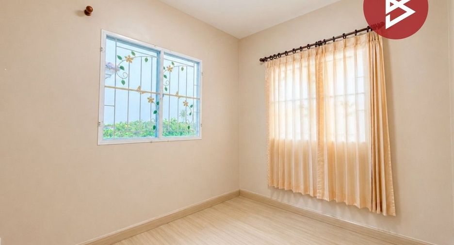 For sale 3 bedrooms townhouse in Sam Phran, Nakhon Pathom