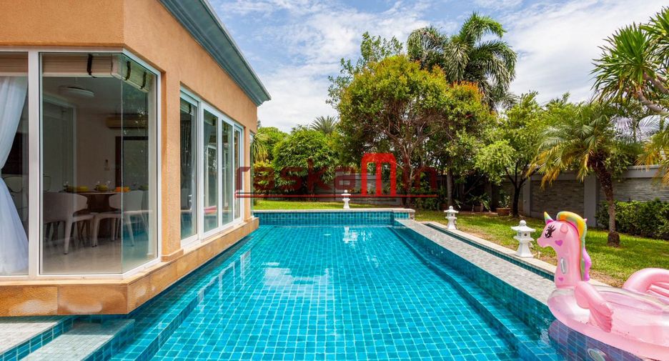 For rent 4 bedrooms villa in Bang Lamung, Chonburi