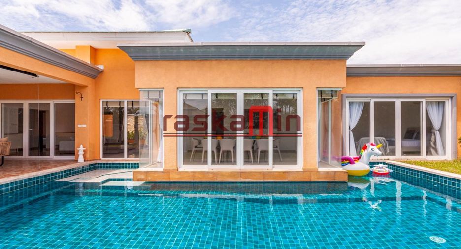 For rent 4 bedrooms villa in Bang Lamung, Chonburi