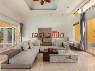 For rent 4 bedrooms villa in Bang Lamung, Chonburi