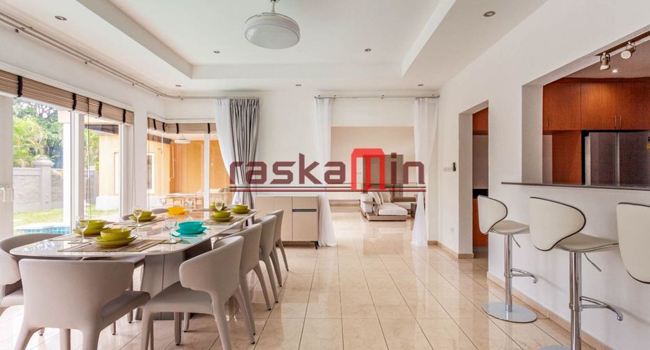 For rent 4 bedrooms villa in Bang Lamung, Chonburi