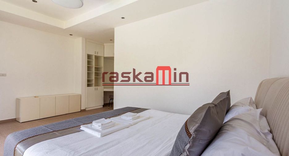 For rent 4 bedrooms villa in Bang Lamung, Chonburi