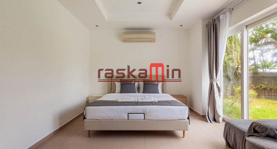 For rent 4 bedrooms villa in Bang Lamung, Chonburi