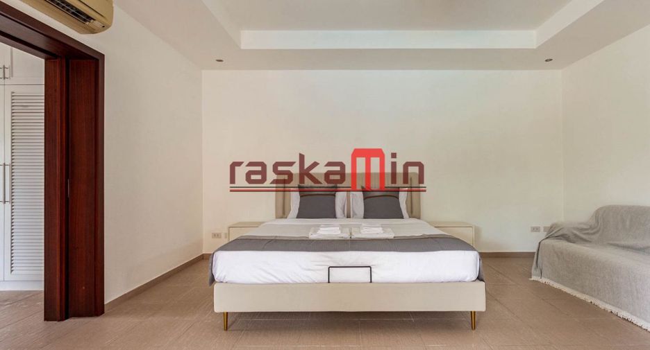 For rent 4 bedrooms villa in Bang Lamung, Chonburi