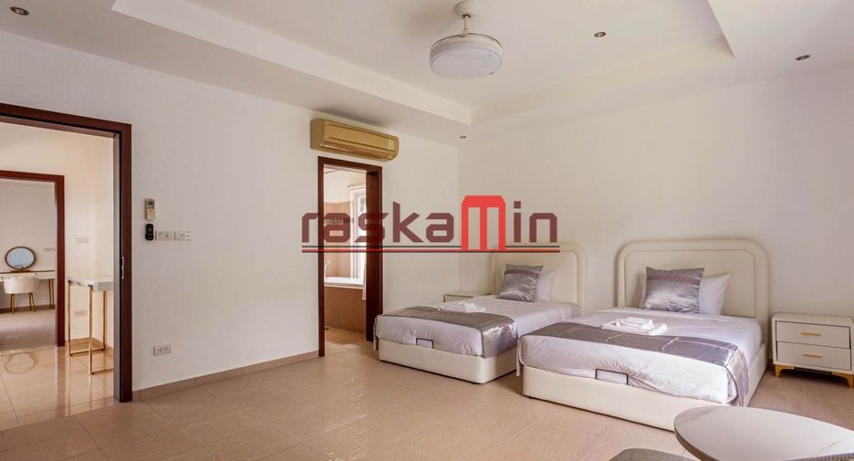 For rent 4 bedrooms villa in Bang Lamung, Chonburi