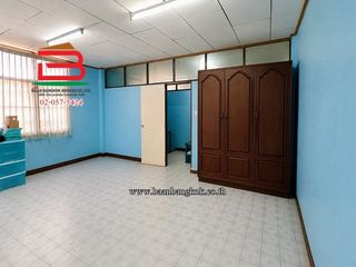 Casa adosada en venta de 2 habitaciones en Chatuchak, Bangkok