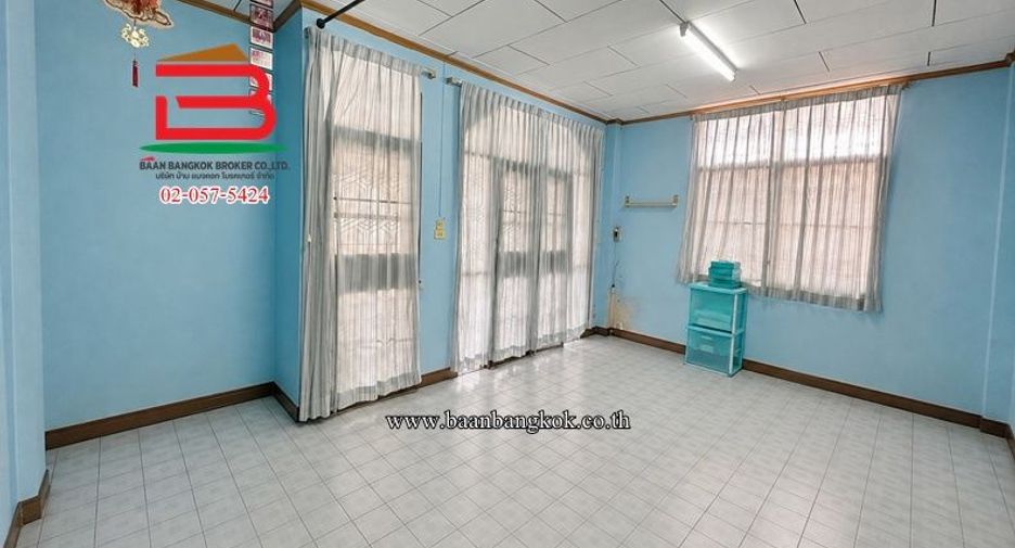 Casa adosada en venta de 2 habitaciones en Chatuchak, Bangkok