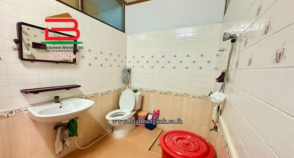 Casa adosada en venta de 2 habitaciones en Chatuchak, Bangkok