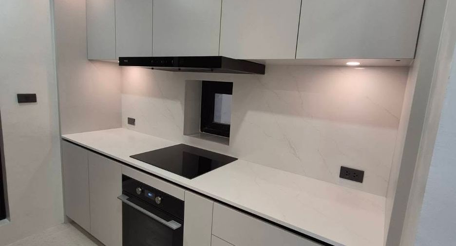 For rent 2 bedrooms condo in Sathon, Bangkok