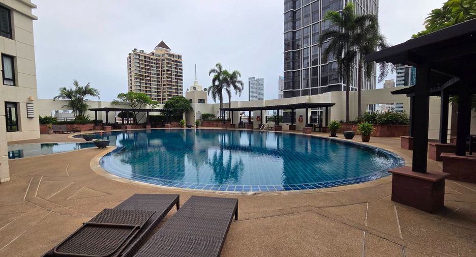 For rent 2 bedrooms condo in Sathon, Bangkok