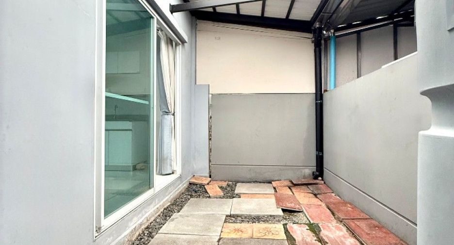 ขาย 2 ห้องนอน ทาวน์เฮ้าส์ ใน ลาดกระบัง, กรุงเทพฯ