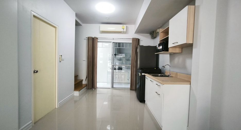 For rent 2 bedrooms townhouse in Bang Phli, Samut Prakan