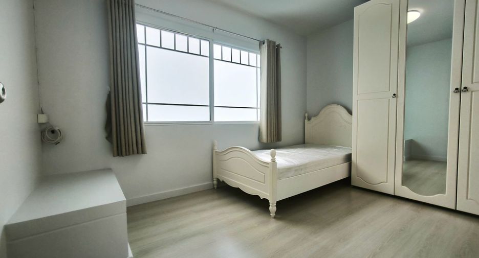 For rent 2 bedrooms townhouse in Bang Phli, Samut Prakan