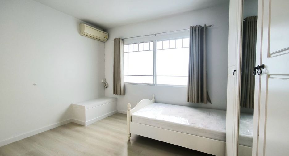 For rent 2 bedrooms townhouse in Bang Phli, Samut Prakan