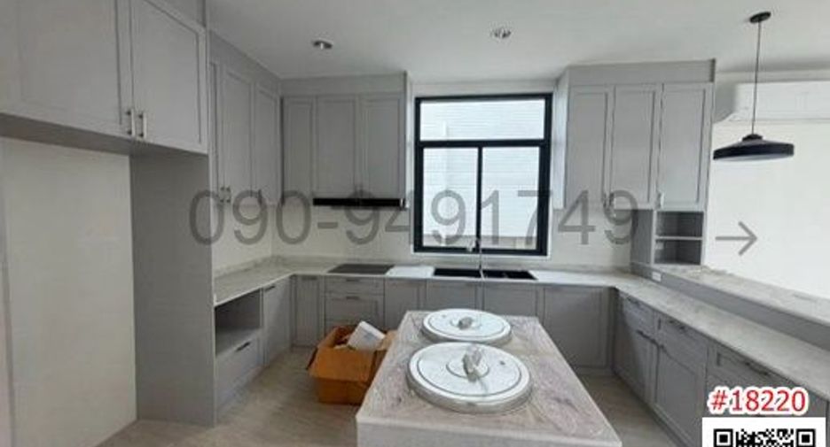 For rent 4 ベッドルーム house in Dusit, Bangkok