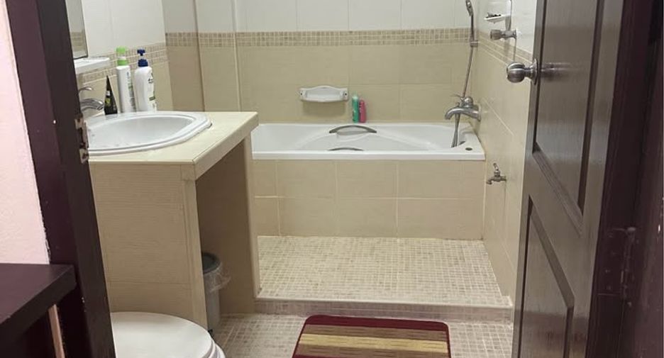For rent 2 bedrooms house in Bang Lamung, Chonburi