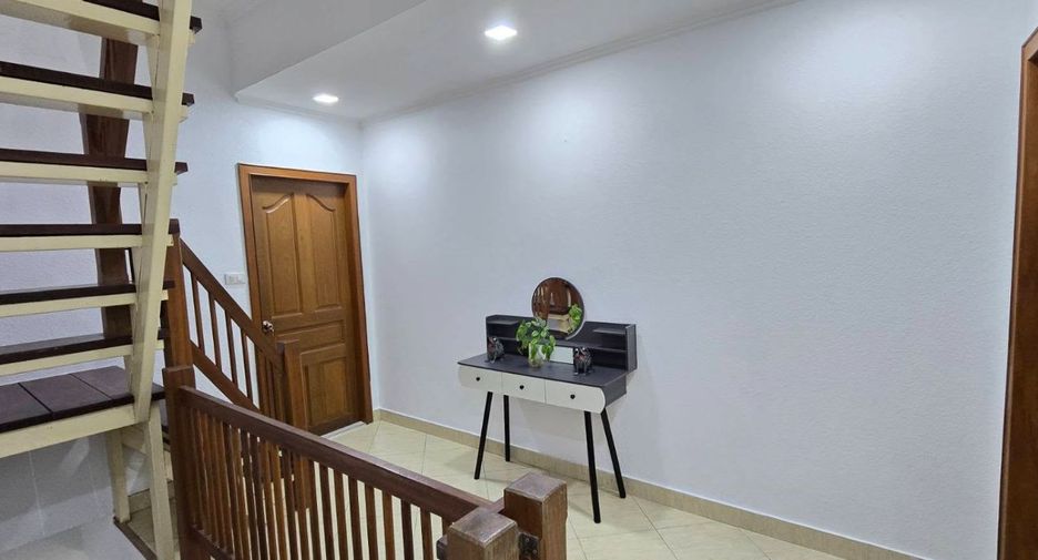 For rent 4 bedrooms house in Bang Lamung, Chonburi