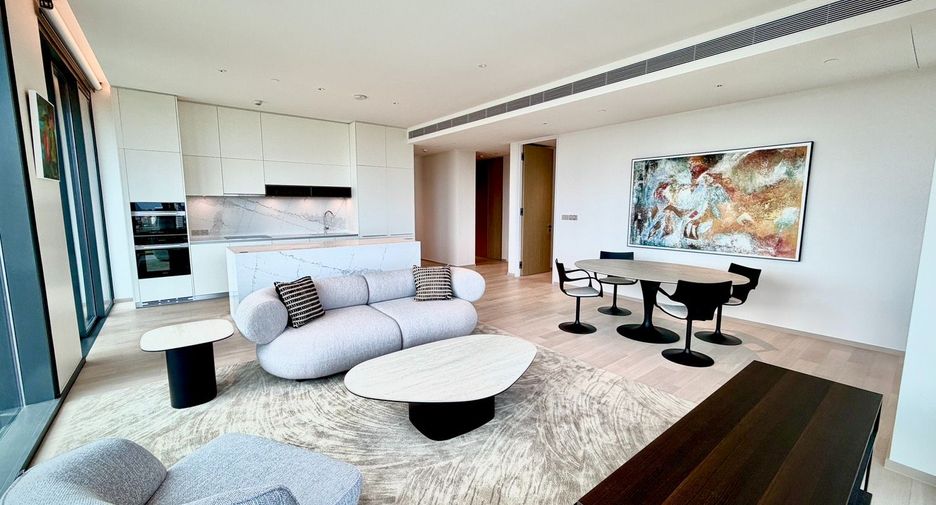 For rent 3 bedrooms condo in Sathon, Bangkok