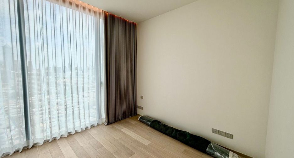 For rent 3 bedrooms condo in Sathon, Bangkok