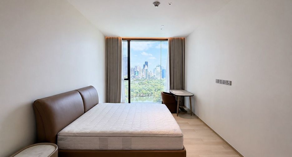 For rent 3 bedrooms condo in Sathon, Bangkok