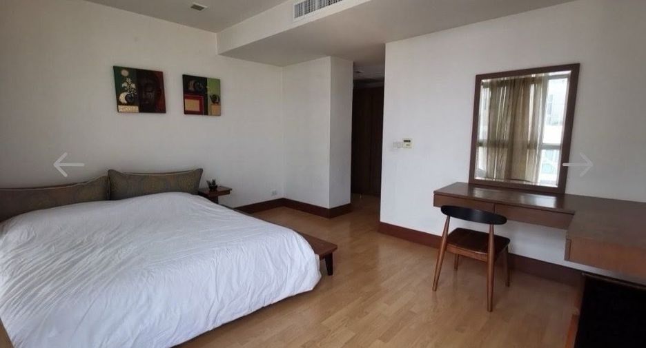 For rent 3 bedrooms condo in Khlong Toei, Bangkok