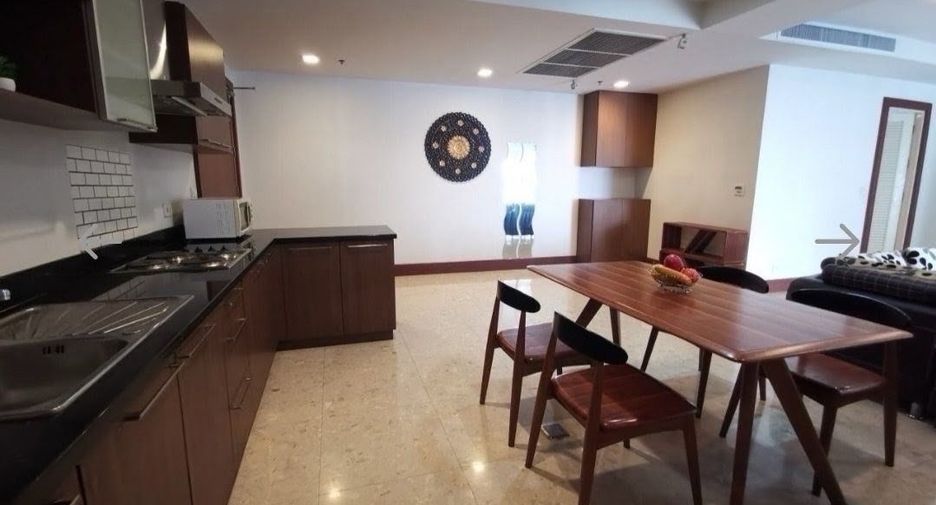 For rent 3 bedrooms condo in Khlong Toei, Bangkok