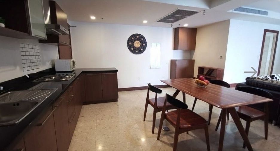 For rent 3 bedrooms condo in Khlong Toei, Bangkok