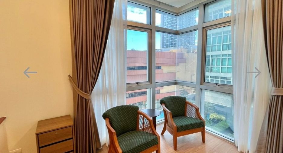 For rent 3 bedrooms condo in Khlong Toei, Bangkok
