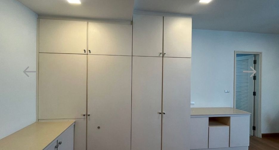 For rent 3 bedrooms condo in Khlong Toei, Bangkok