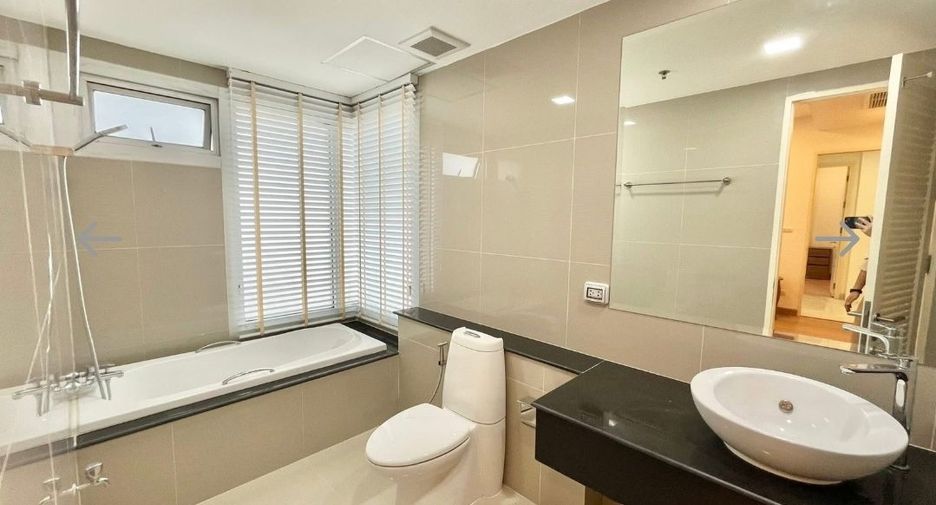 For rent 3 bedrooms condo in Khlong Toei, Bangkok