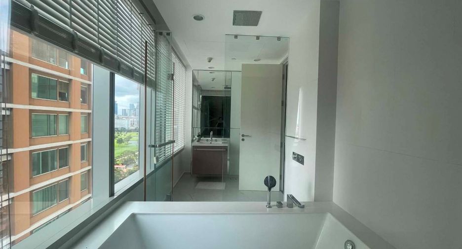 À louer 2 chambres condo à Pathum Wan, Bangkok