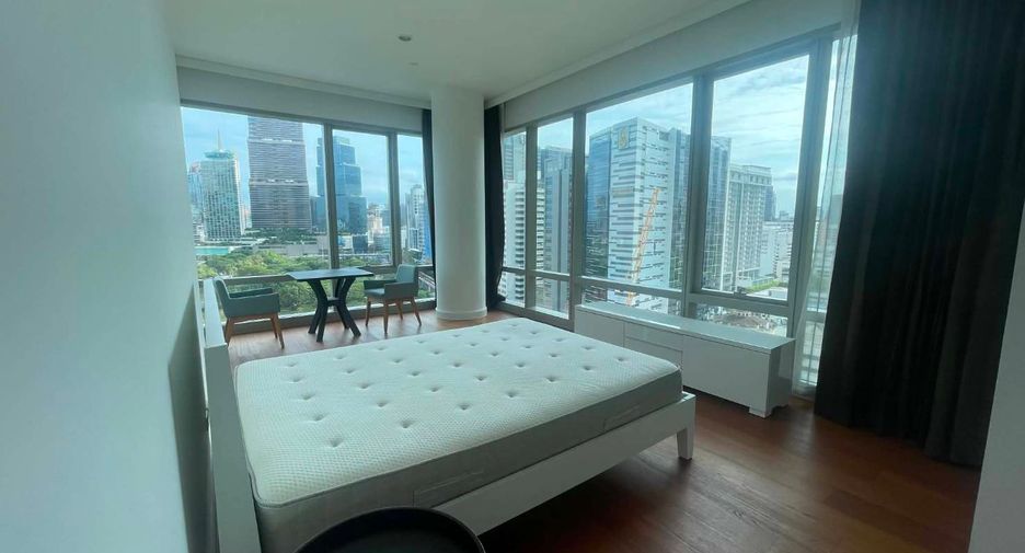 À louer 2 chambres condo à Pathum Wan, Bangkok