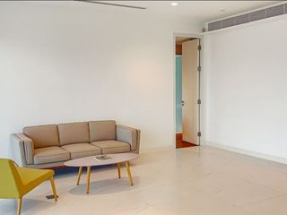 For rent 2 bedrooms condo in Pathum Wan, Bangkok