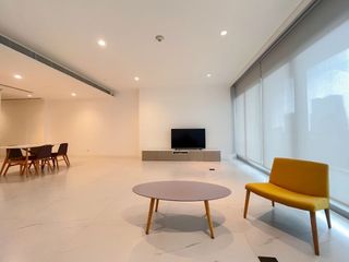 For rent 2 bedrooms condo in Pathum Wan, Bangkok