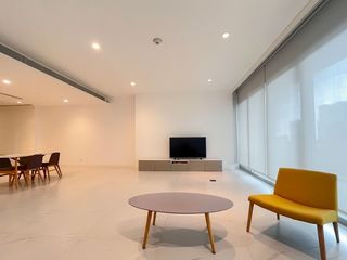 For rent 2 bedrooms condo in Pathum Wan, Bangkok