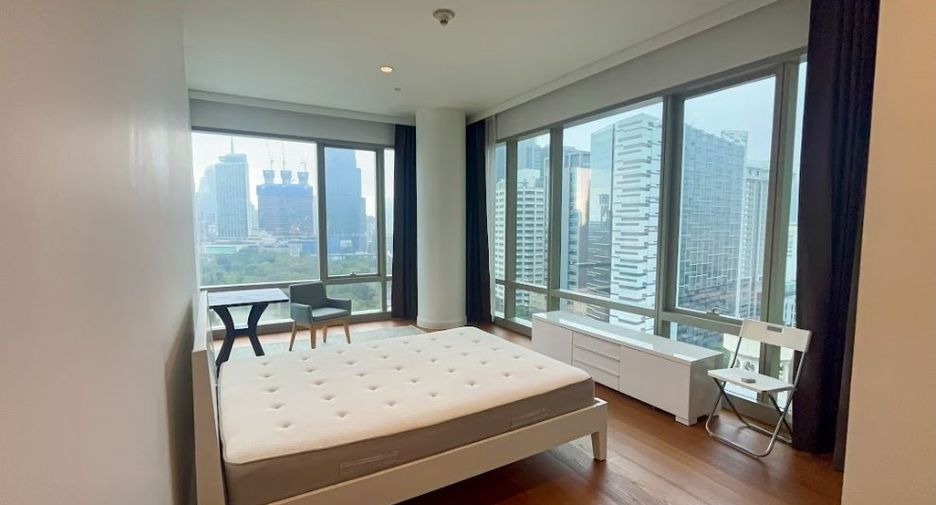 À louer 2 chambres condo à Pathum Wan, Bangkok