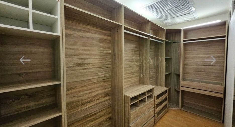 For rent 3 bedrooms condo in Khlong Toei, Bangkok