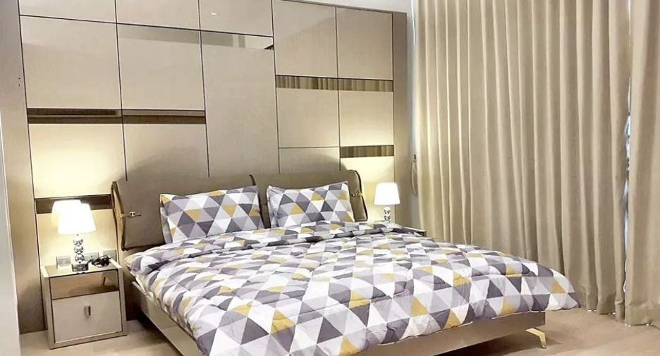 For rent 2 bedrooms condo in Watthana, Bangkok