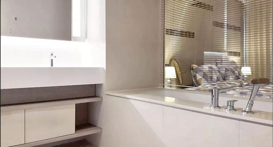 For rent 2 bedrooms condo in Watthana, Bangkok