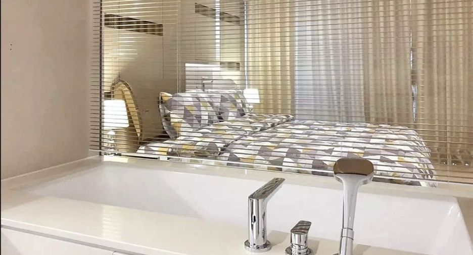 For rent 2 bedrooms condo in Watthana, Bangkok