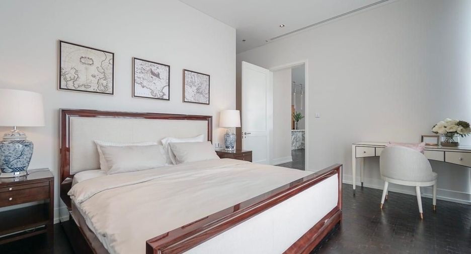 For rent 2 bedrooms condo in Sathon, Bangkok