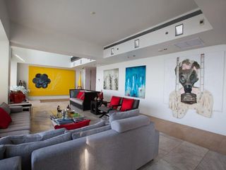 For rent 4 bedrooms condo in Sathon, Bangkok