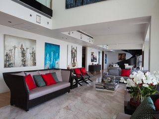 For rent 4 bedrooms condo in Sathon, Bangkok