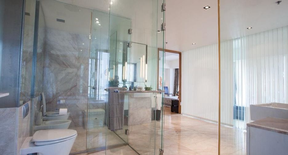 For rent 4 bedrooms condo in Sathon, Bangkok