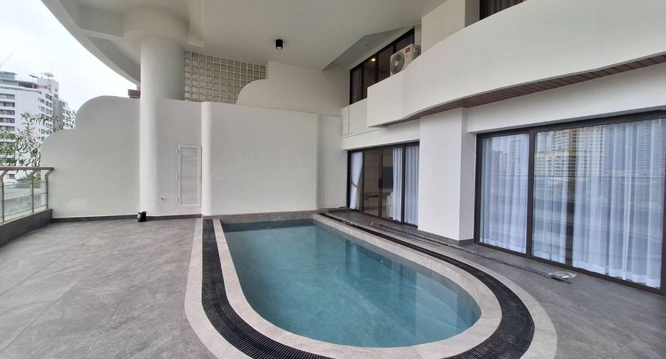 For rent 4 bedrooms condo in Khlong Toei, Bangkok