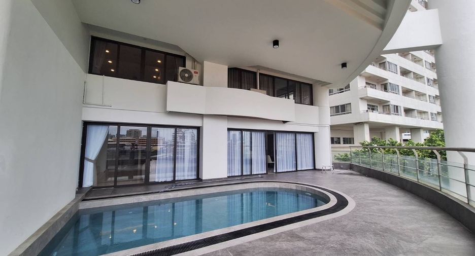 For rent 4 bedrooms condo in Khlong Toei, Bangkok