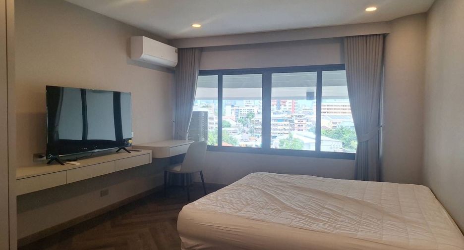For rent 4 bedrooms condo in Khlong Toei, Bangkok