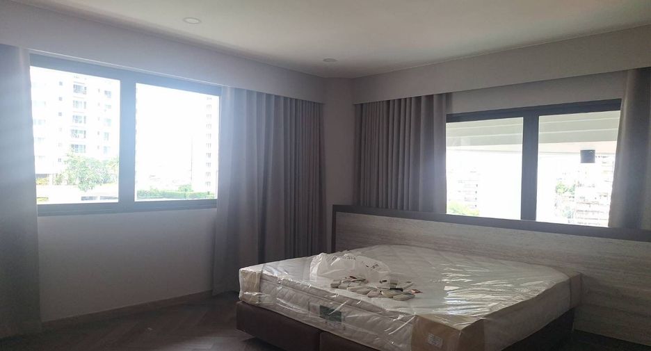For rent 4 bedrooms condo in Khlong Toei, Bangkok