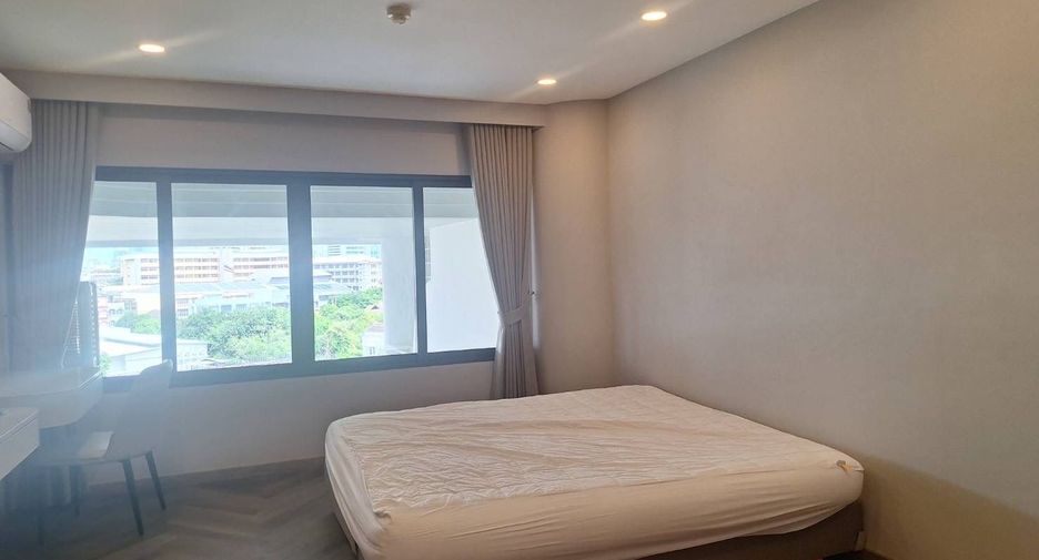 For rent 4 bedrooms condo in Khlong Toei, Bangkok
