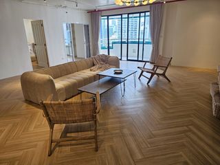 For rent 3 bedrooms condo in Khlong Toei, Bangkok